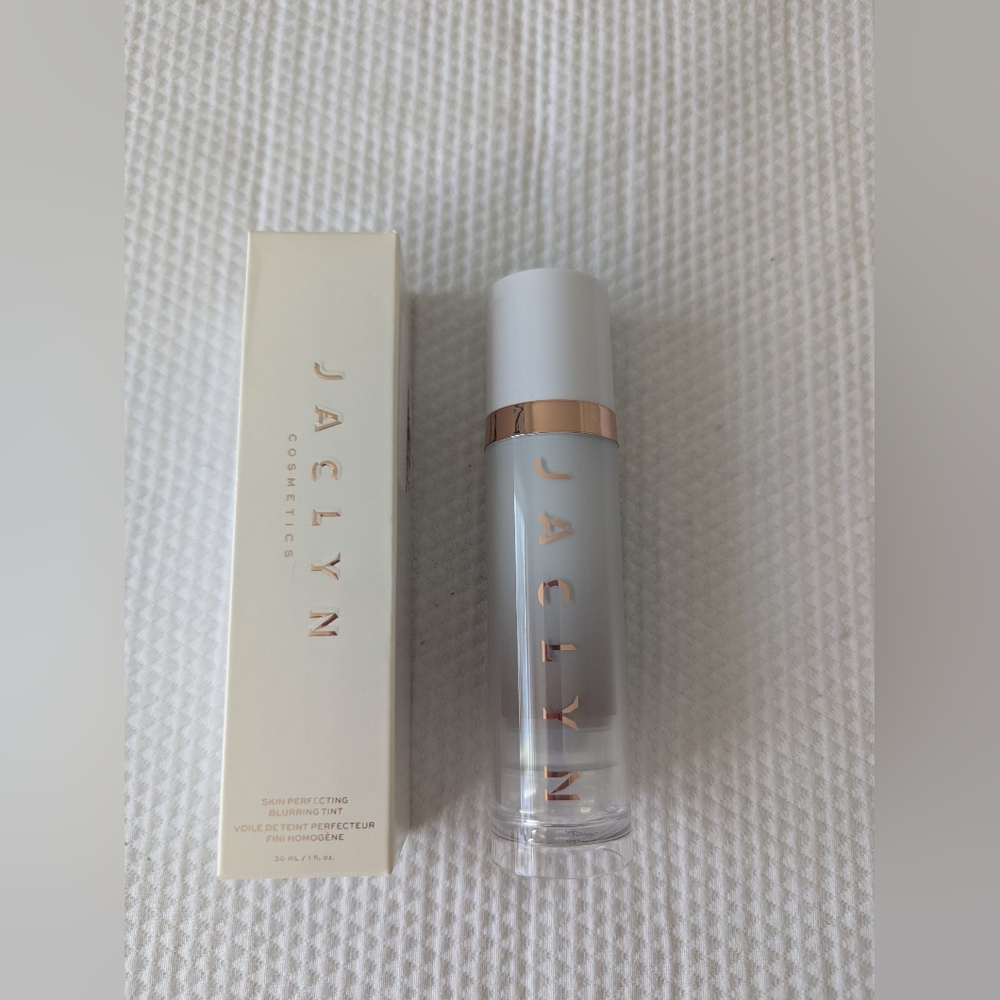 Jaclyn Cosmetics Skin Perfecting Blurring Tint - "FAIREST" - 1 oz - New In Box.